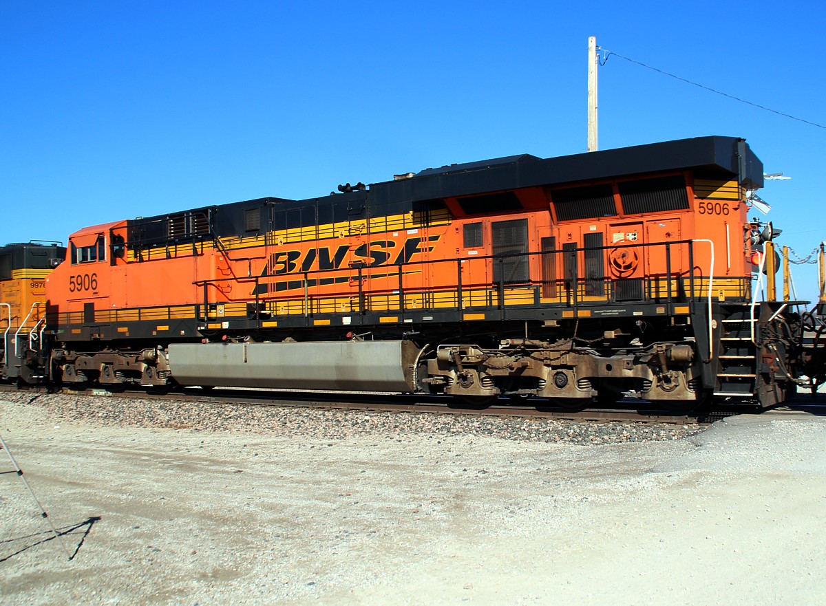 BNSF 5906